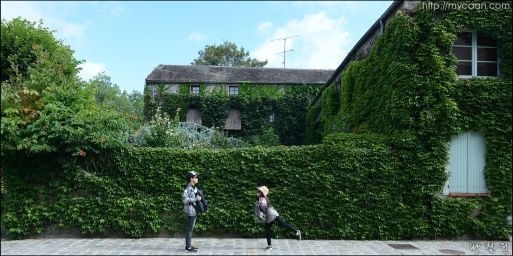 Brother and Sister in Barbizon