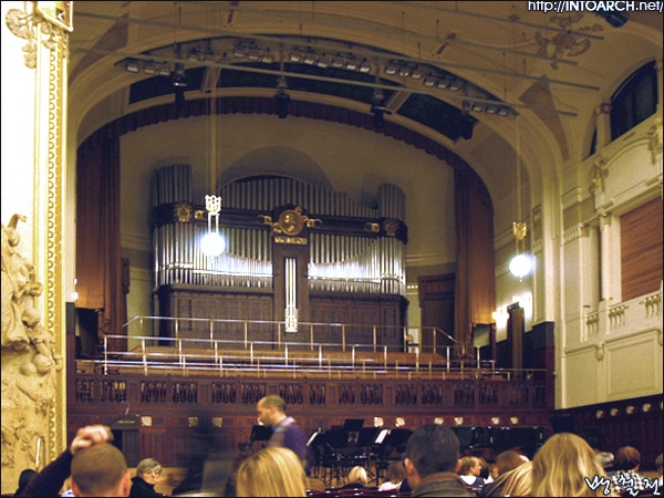 스메타나홀 내부