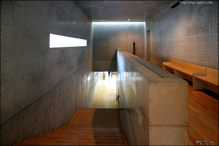 베네세하우스 '파크'의 로비