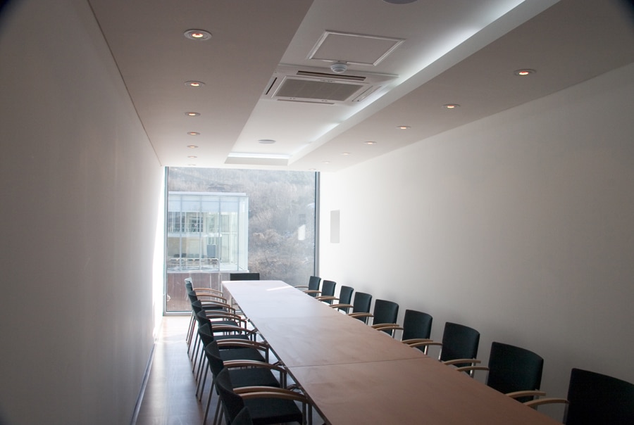 켄틸레버상부 회의실