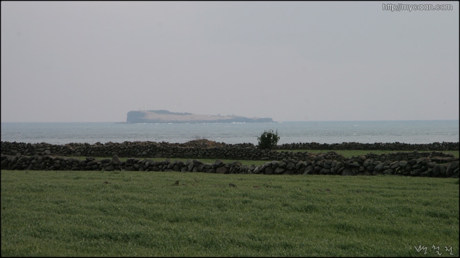 가파도 멀리 보이는 마라도