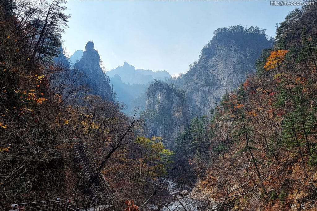 설악산 천불동계곡 귀면암