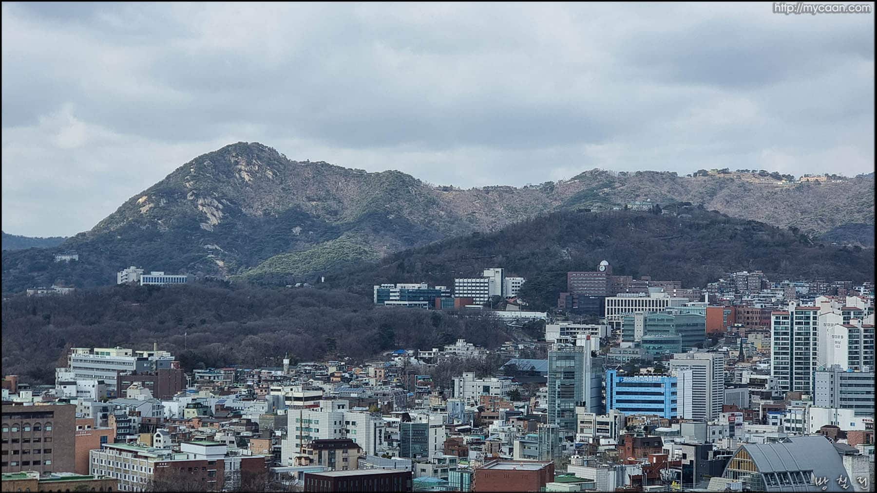 한양의 주산인 백악산(북악산)
